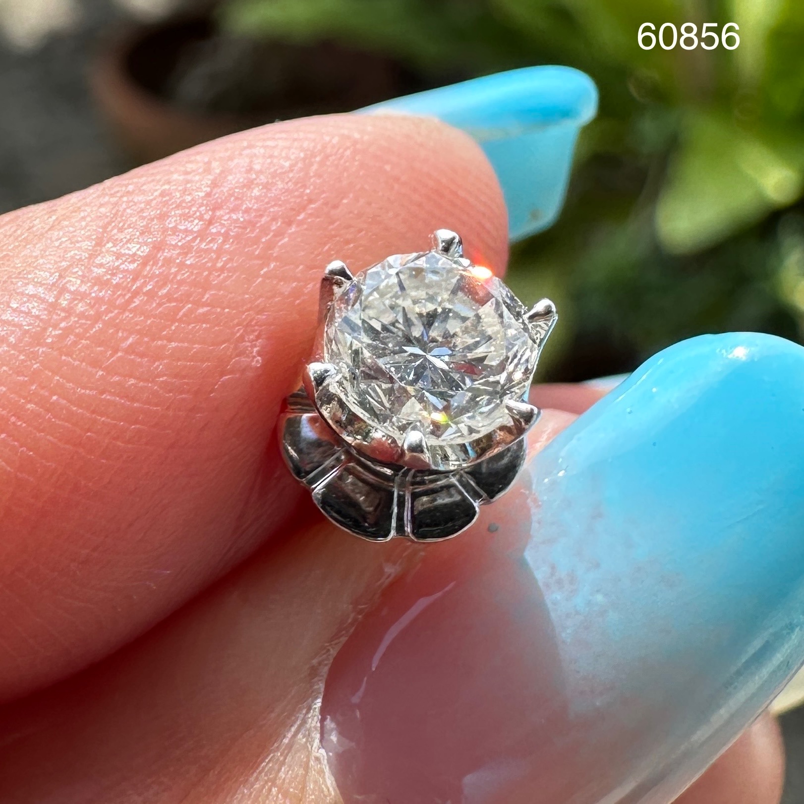 รหัส 60856 ต่างหู เพชรเดี่ยว 0.70 กะรัต 1 ข้าง ทอง18Kขาว งานสวยมาก นน. 1.45 g