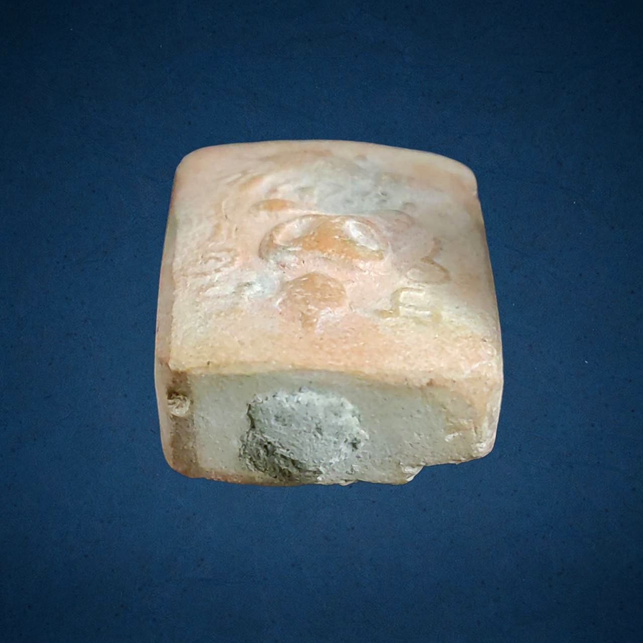 พระพุทธเจ้าประทับเม่น หลวงพ่อมุ่ย วัดดอนไร่ จ.สุพรรณบุรี ปี 2508 เนื้อดิน