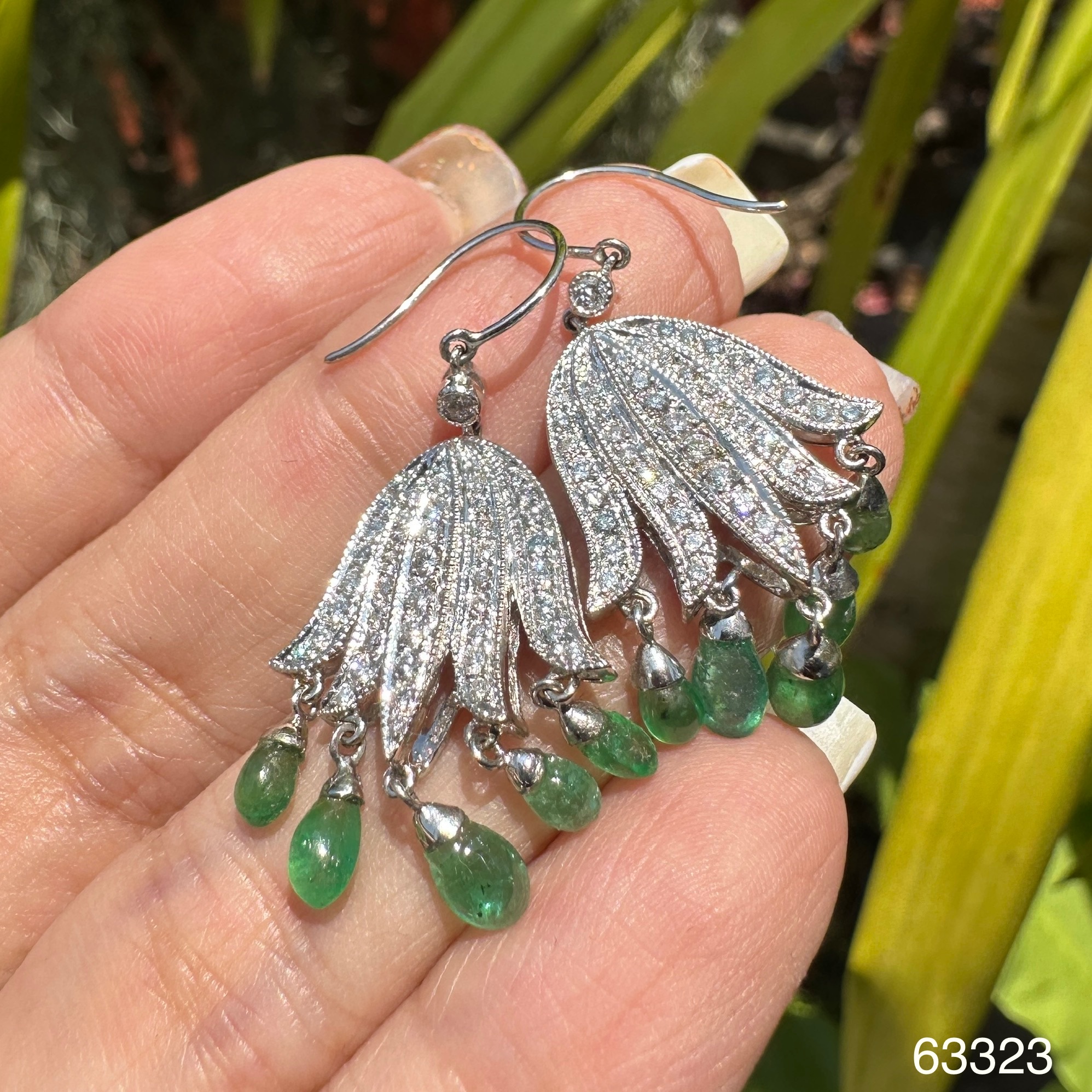 รหัส 63323 ต่างหู มรกต แซมเบีย หยดน้ำ ตุ้งติ้ง เพชร 86 เม็ด 1.00 กะรัต ทอง18K นน. 7.27 g