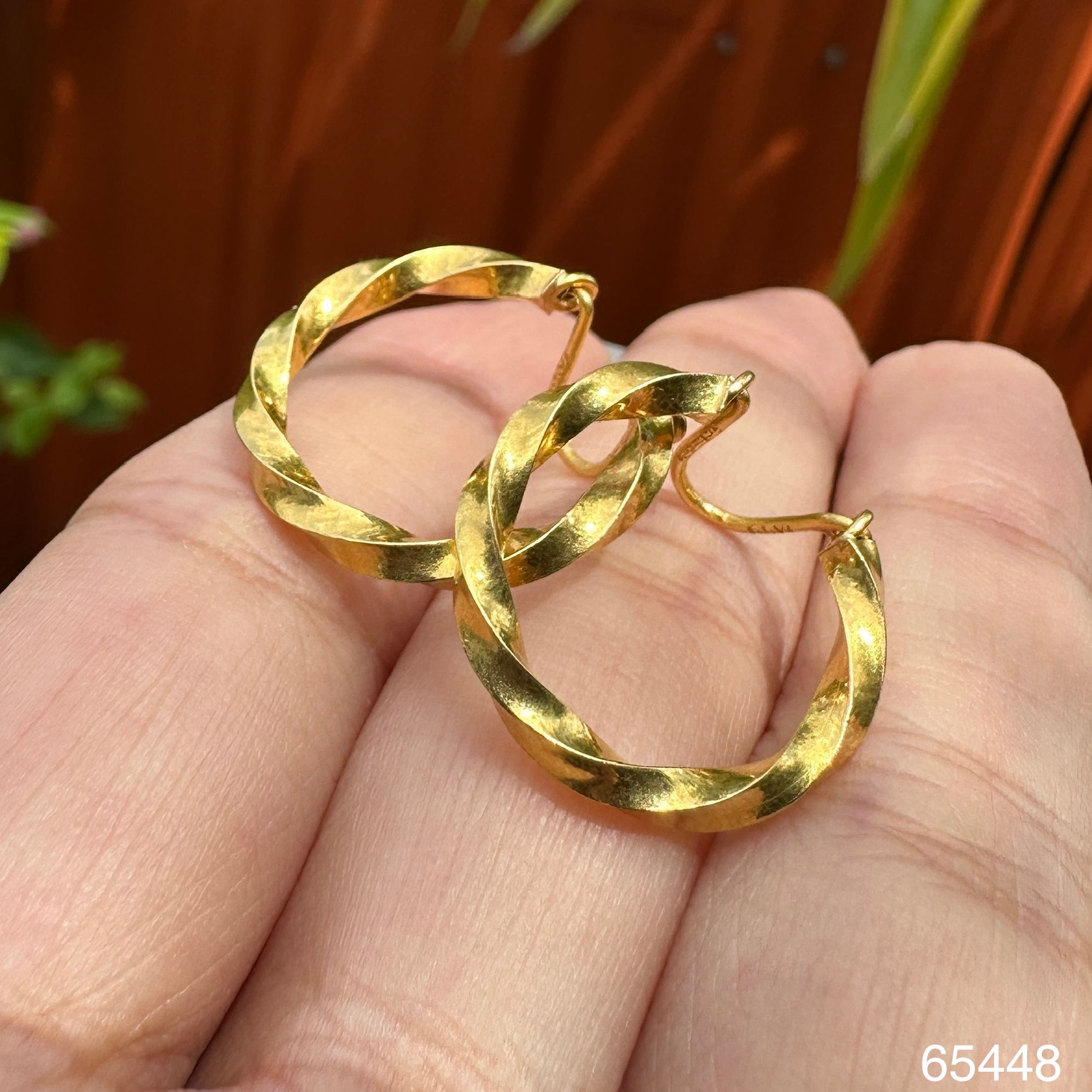 รหัส 65448 ต่างหู ห่วง ลายเกลียว ทอง90 หลุดจำนำ งานสวย น่าสะสม นน. 2.42 g