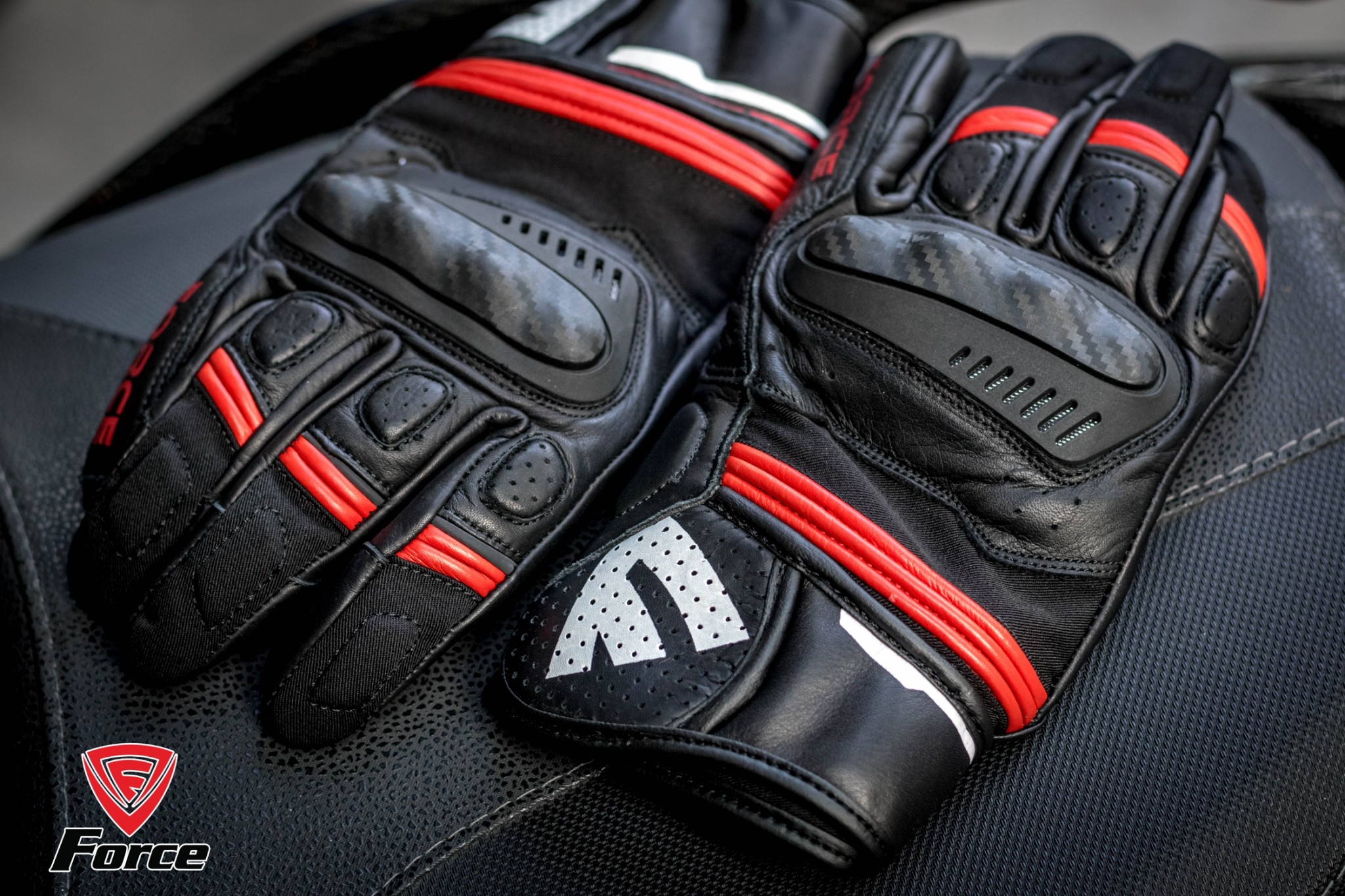 ถุงมือ force รุ่น Alpine Gloves made of Cowhide (Black/Red)