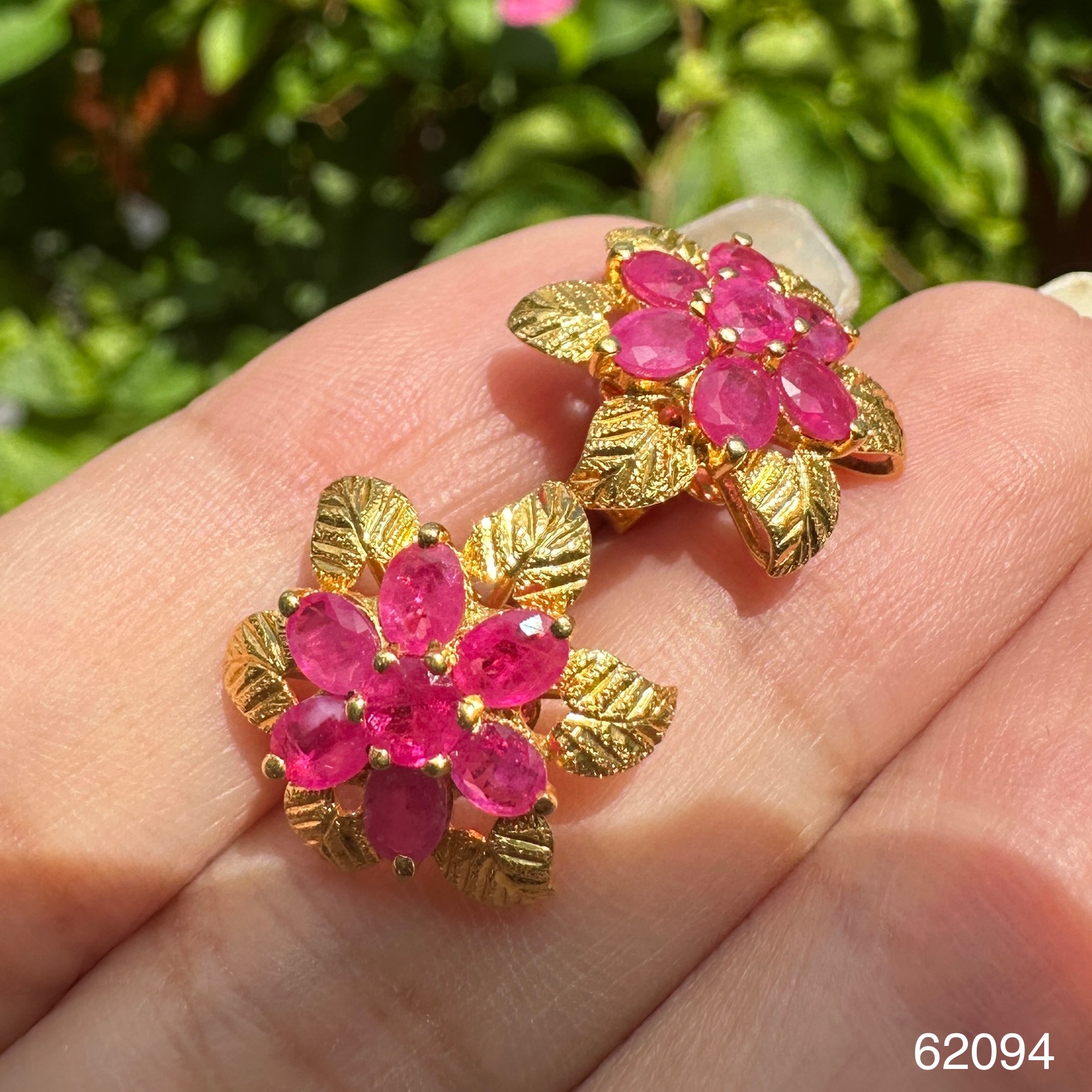 รหัส 62094 ต่างหู ทับทิม พม่า กระจุกพิกุล ทอง90 งานสวยเรียบ ใส่ติดหู นน. 4.96 g
