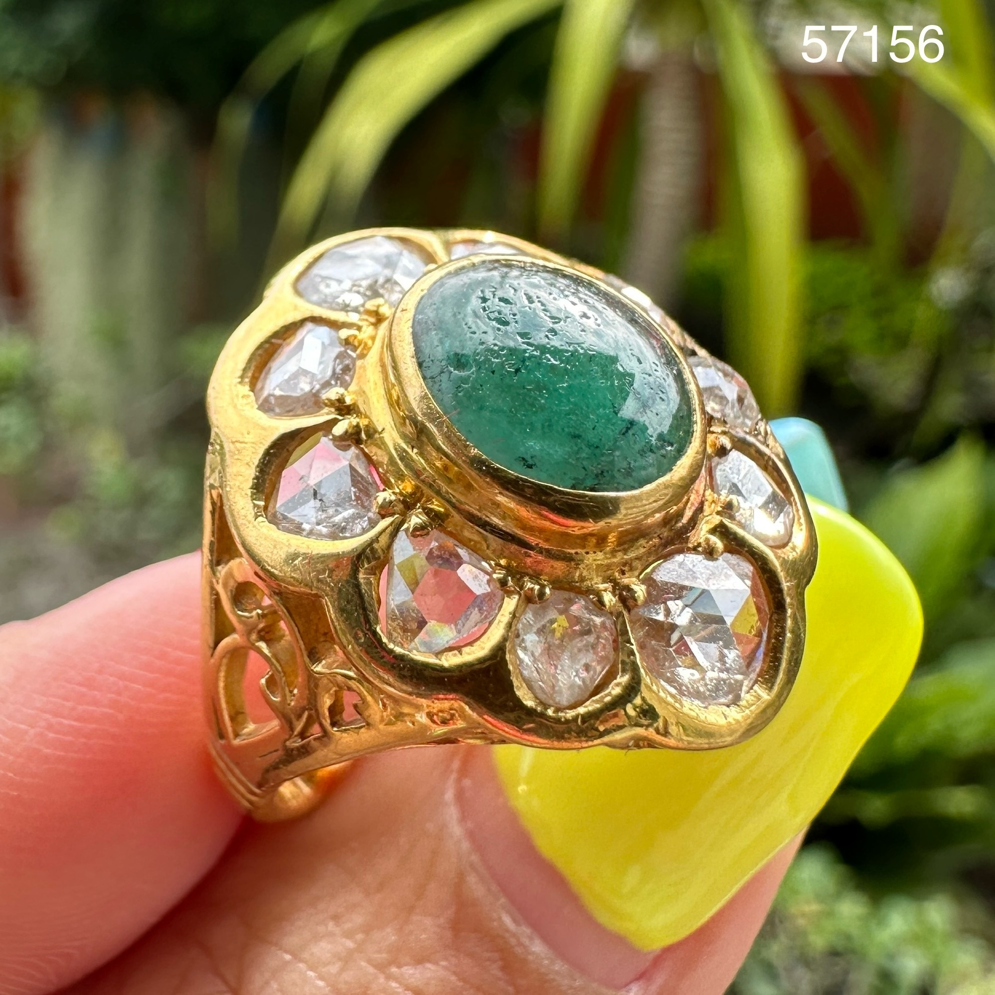 รหัส 57156 แหวน มรกต ล้อมเพชรซีกลูกโลก ทอง90 งานสวยมาก นน. 8.60 g
