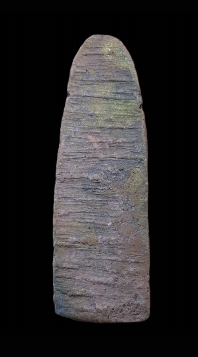 พระร่วงยืน หลวงปู่ยิ้ม วัดเจ้าเจ็ด อยุธยา พิมพ์ใหญ่ เนื้อดิน