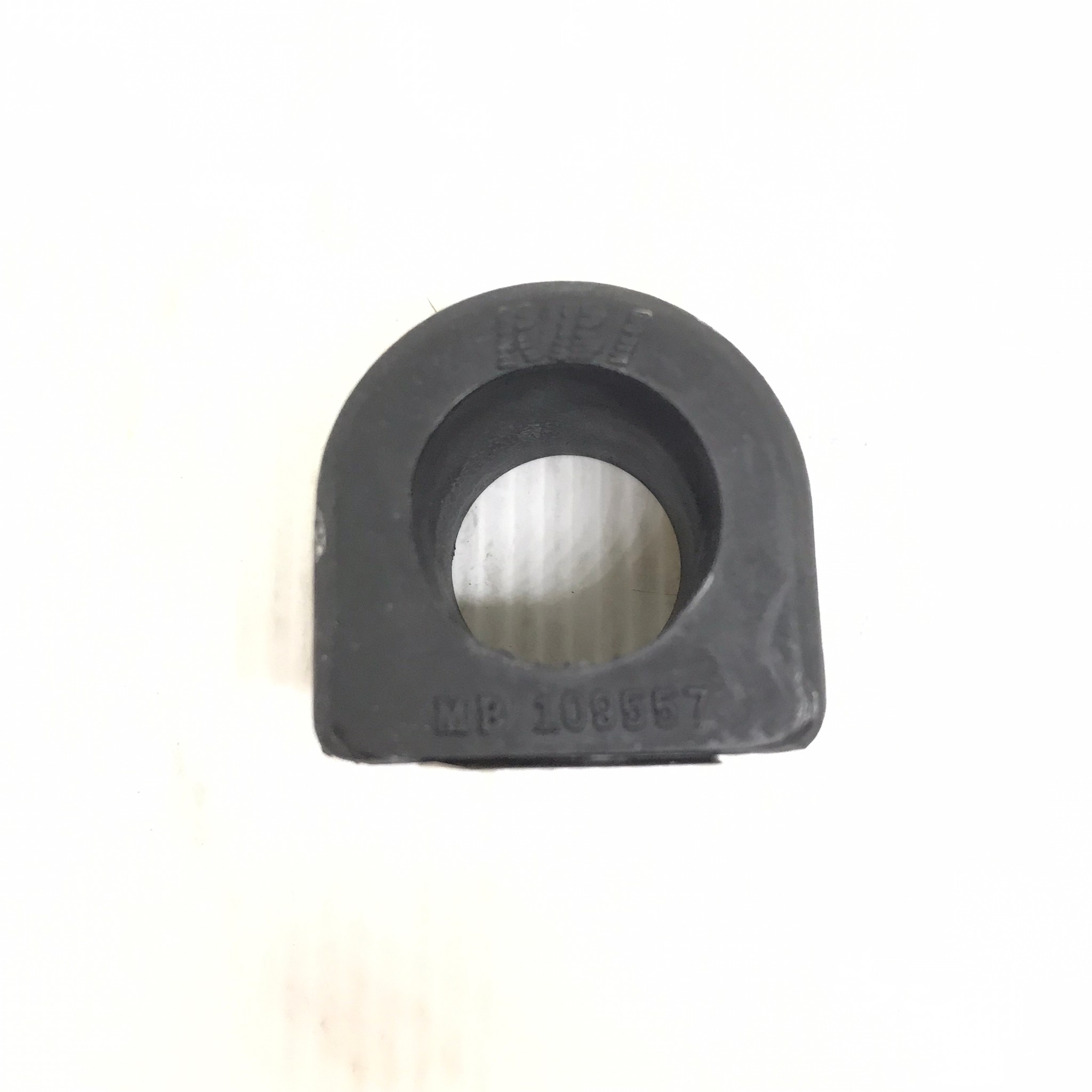 ลูกยางกันโคลง MITSUBISHI L200 / CYCLONE มิตซูบิชิ ไซโคลน / รูใน 24 มิล / เบอร์ MB109557 / M21410 / RBI stabilizer shaft rubber (1 ตัว)