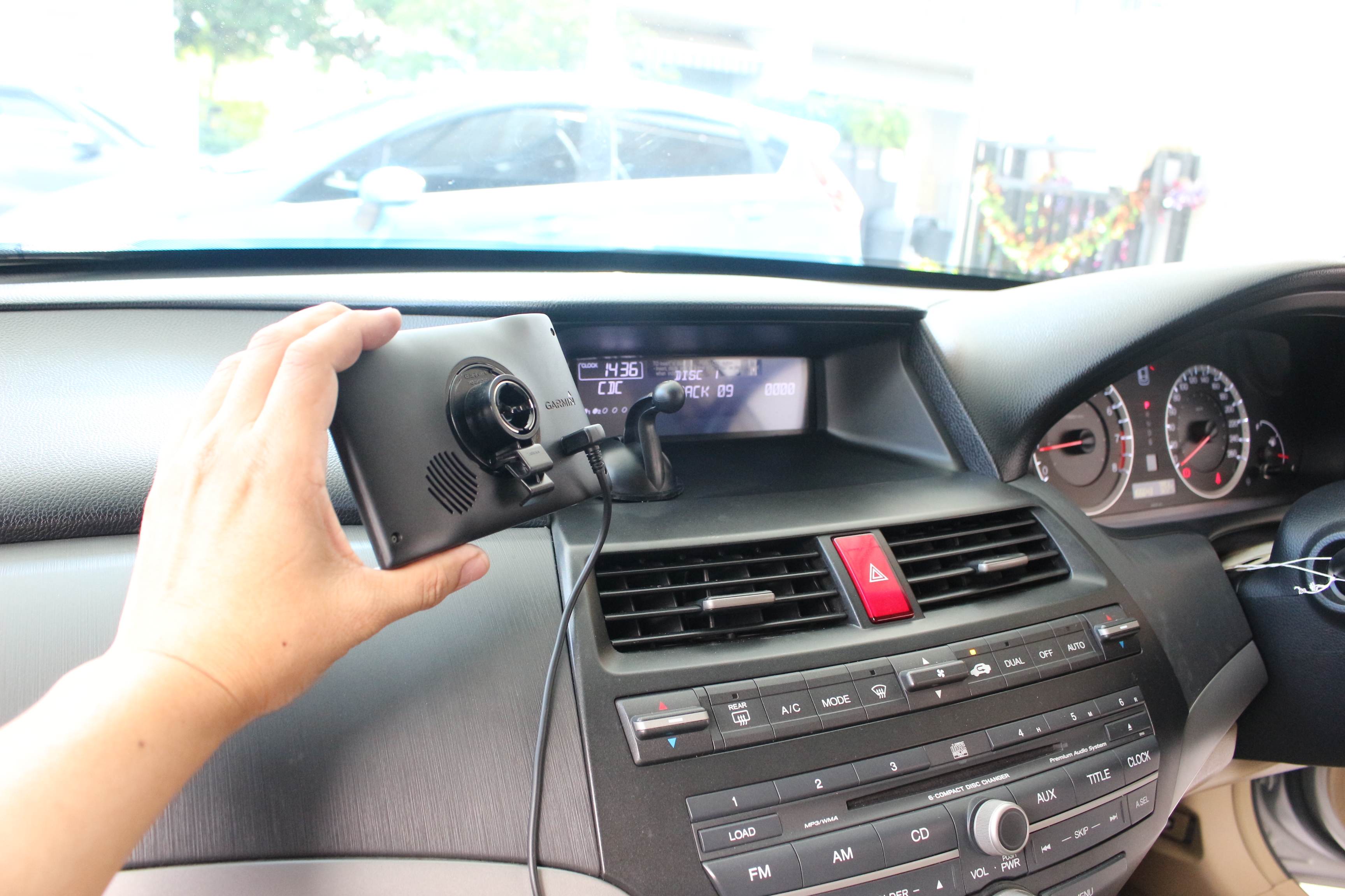 ที่วางจีพีเอสการ์มิน แบบดูดคอนโซลและกระจกได้