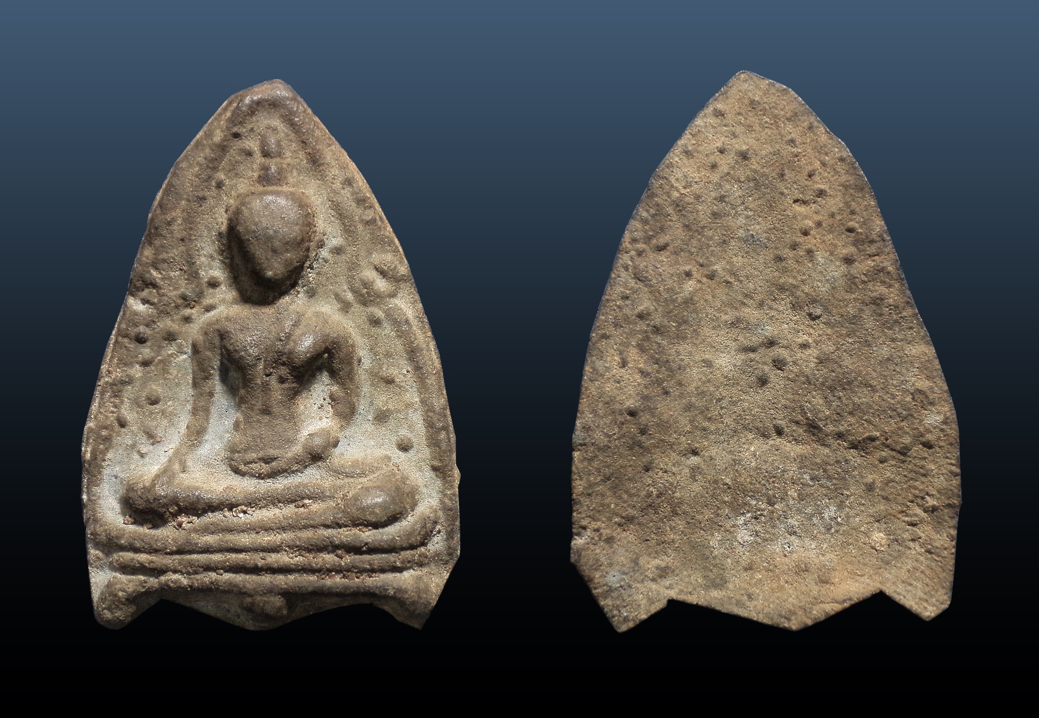 พระกำแพงขาโต๊ะ เนื้อชินเงิน พิมพ์ใหญ่ กรุสระเตย จ.กำแพงเพชร