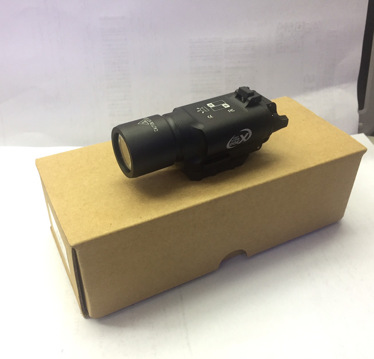 ไฟฉายSurefire x300 bk