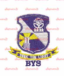 ตราโรงเรียนปักบนกระเป๋าเสื้อ