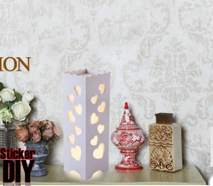 โคมไฟแต่งบ้าน แบบตั้งโต๊ะฉลุลาย HEARTS สีขาว