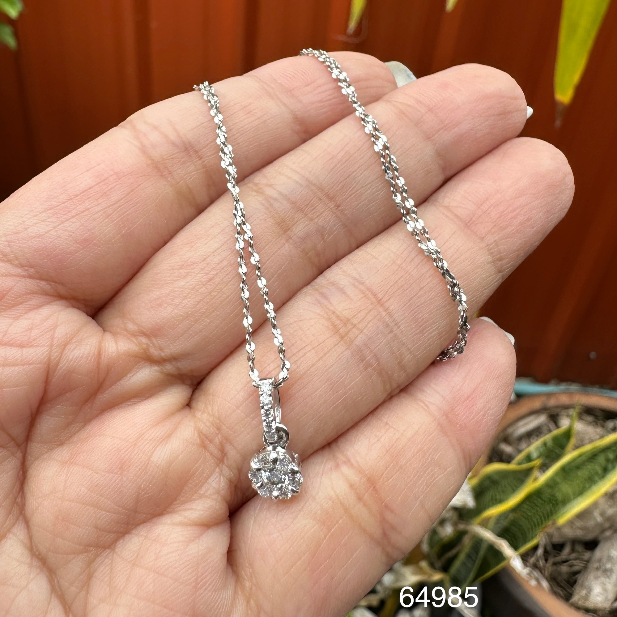 รหัส 64985 สร้อยคอ อิตาลี750 ทอง18K + จี้ เพชร 12 เม็ด 0.20 กะรัต ทองคำขาว18K ความยาว 16 นิ้ว นน. 2.74 g