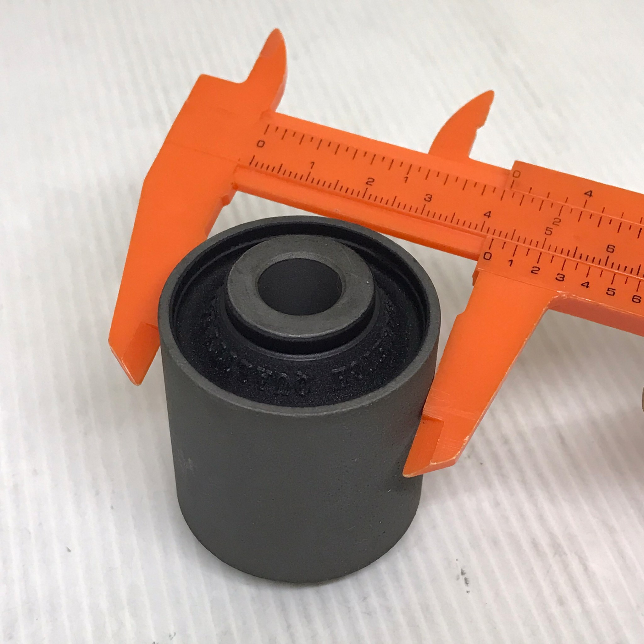 (1ตัว) บู๊ชปีกนก HONDA ACCORD ปี 90-98 (ตาเพชร) ตัวล่าง ตัวใหญ่ ฮอนด้า แอคครอด / LOWER / BIG ARM BUSHING ยี่ห้อ RBI เบอร์ 51810-SM4-004 / 51810-SV4-003 / 51810-SDA-A01 / O24090WB