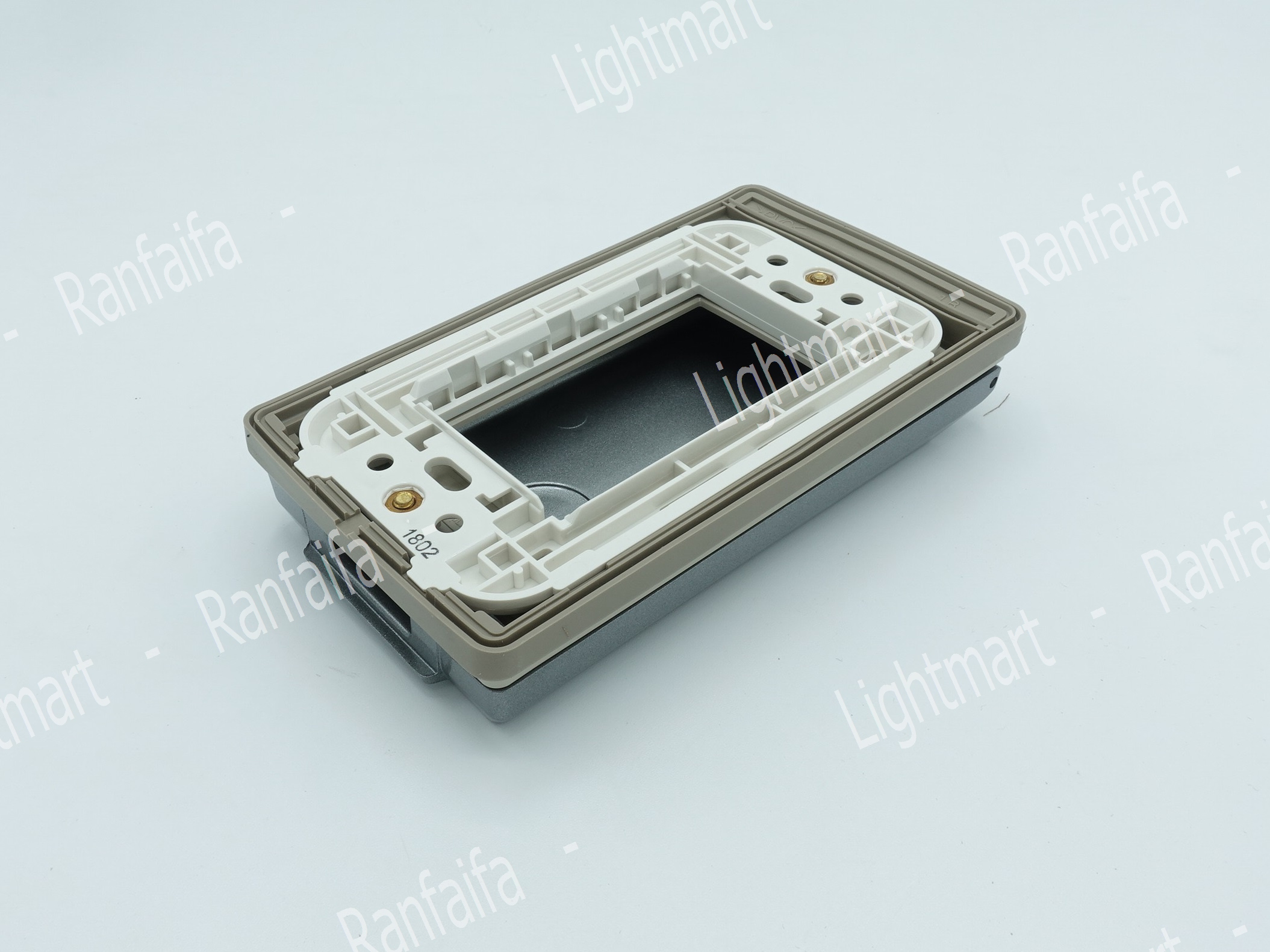 หน้ากากกันน้ำ 3 ช่อง แนวตั้ง (โลหะ) WEG