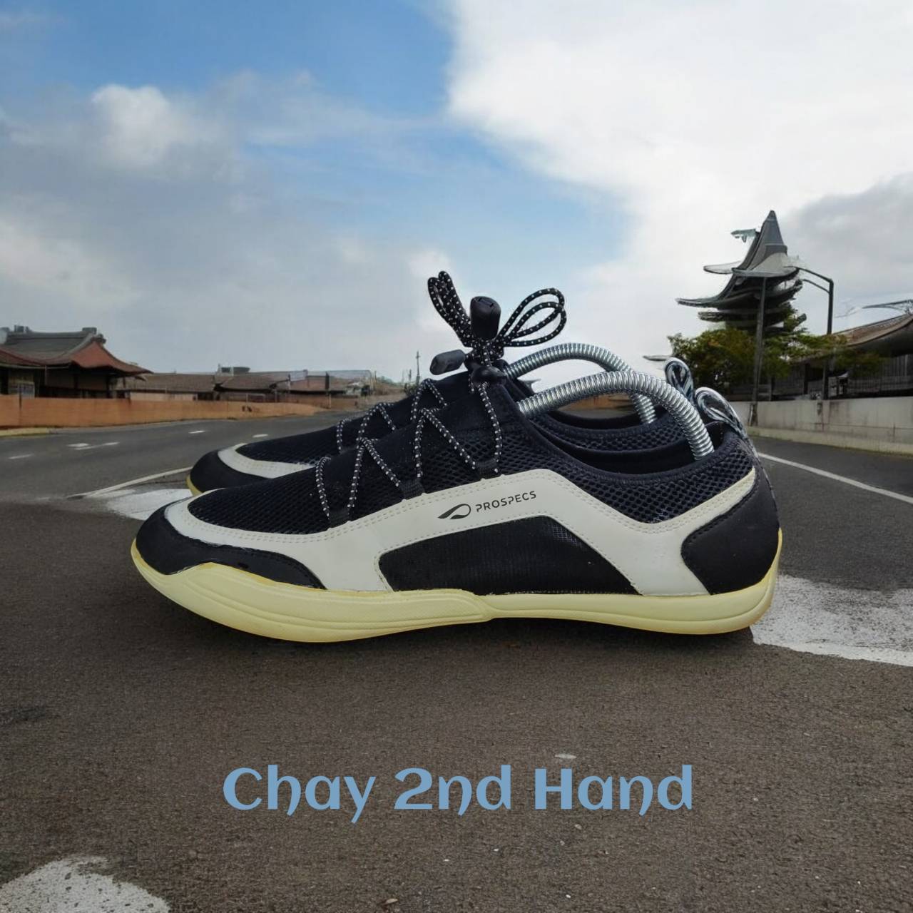 รองเท้ามือสอง SIZE#42 แบรนด์ดัง สภาพสวย ตรงปก SH42A37N259