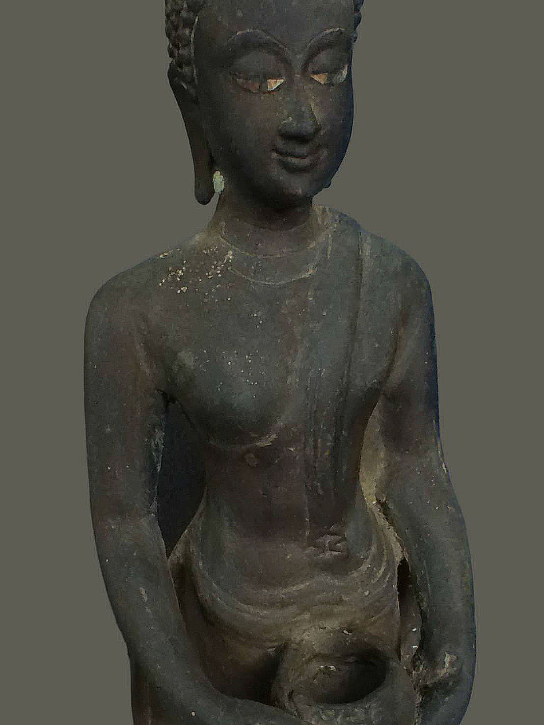 พระบูชาปางอุ้มบาตร ( พระประจำวันพุธ ) เนื้อทองเหลือง หล่อหนา มีน้ำหนัก ขนาดสูง 14 นิ้ว