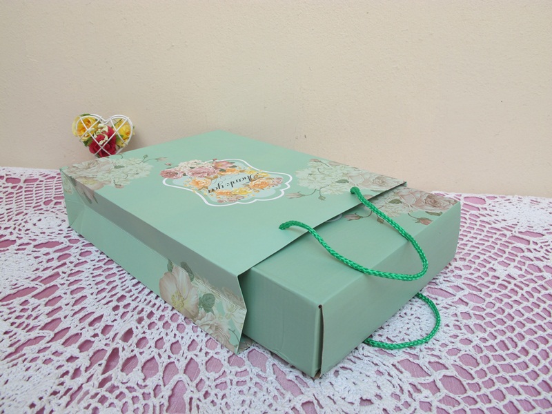 เซตชามพร้อมตะเกียบ ลายซากุระ 2 ที่ แพ็คกล่องเขียวมิ้นท์ พร้อมถุงหิ้ว