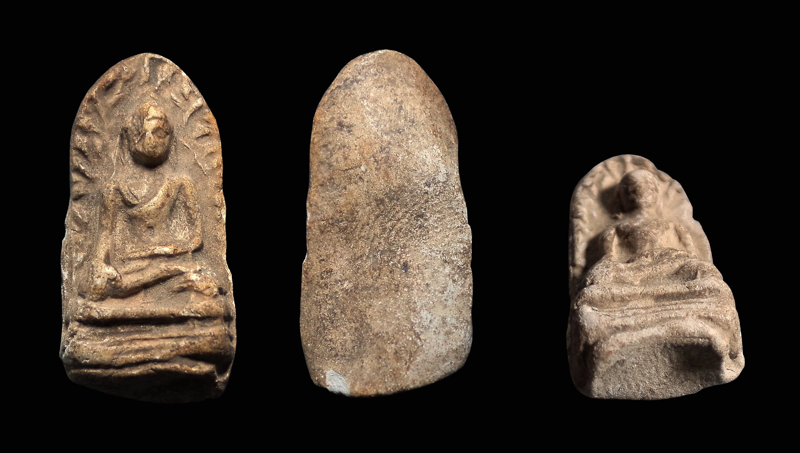 พระรอด พิมพ์ใหญ่ เนื้อดิน