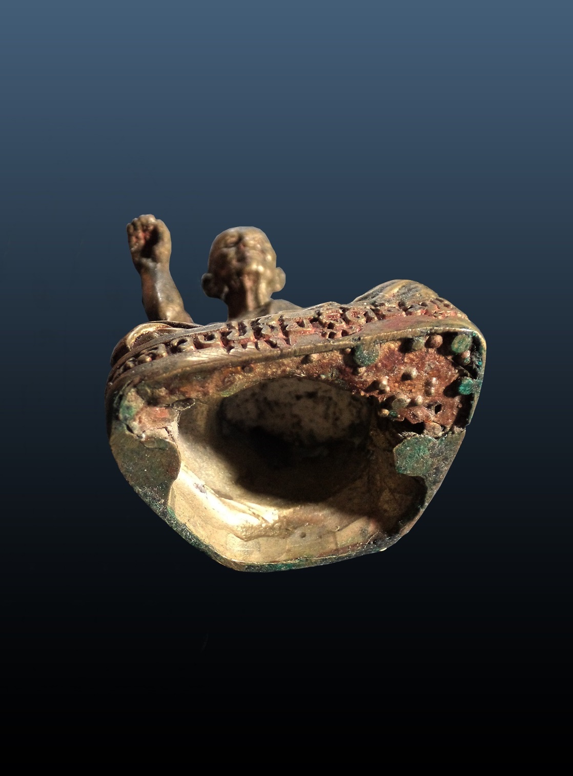 รูปเหมือนบูชานั่งกวัก หน้าตัก 2 นิ้ว หลวงปู่ขุ้ย ฐิตธัมโม วัดซับตะเคียน จ.เพชรบูรณ์