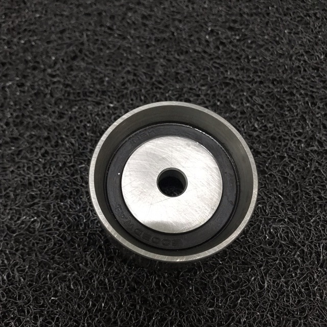 (แท้ศูนย์) ลูกลอกสายพานราวลิ้น BT50 2.5/3.0 ตัวเล็ก Year 2006 VKM84610=WE01-12730