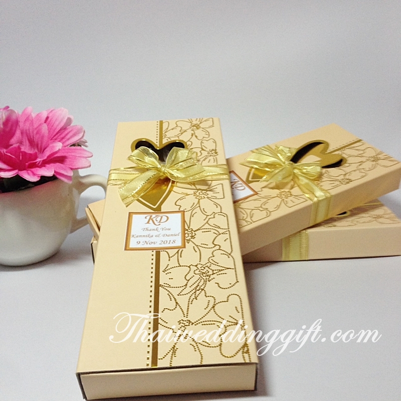 ช้อนเรียวยาว ด้ามหัวใจ ตะเกียบ แพ็คกล่องตามแบบ ผูกโบว์พร้อมป้ายชื่อ