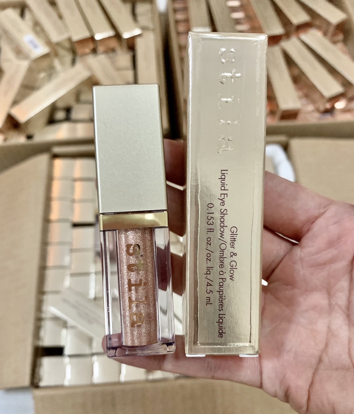 STILA Glitter & Glow Liquid Eye Shadow 4.5ml. สี Kitten Karma