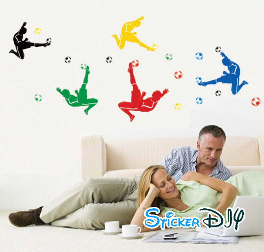 Transparent wall sticker สติ๊กเกอร์ติดผนัง สีสันนักฟุตบอล (กว้าง140cm.xสูง80cm.)