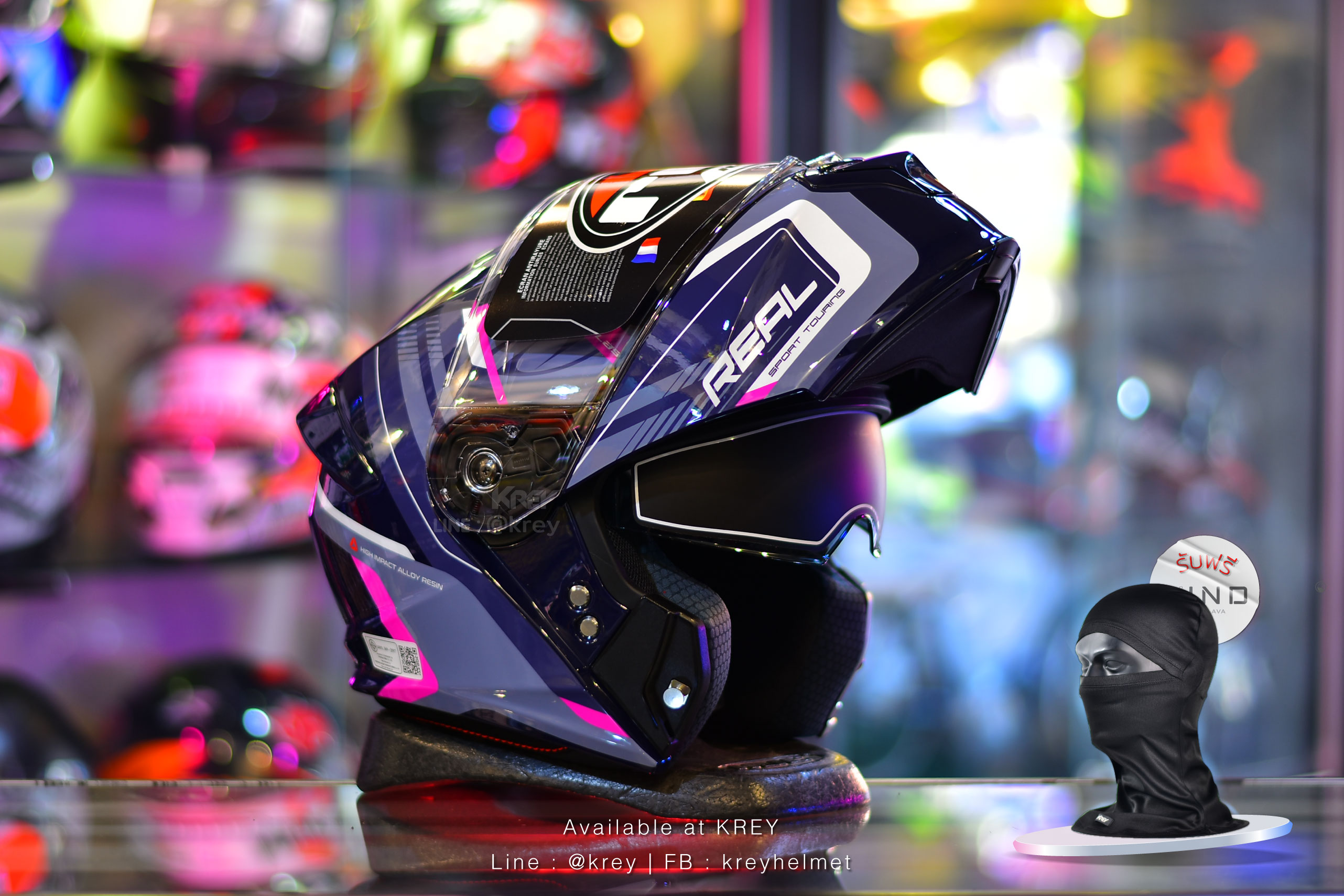 Real model Atlas Stratus Dark Blue Pink