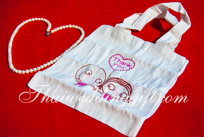 ถุงผ้าลดโลกร้อน มีลายหลากหลายลาย พร้อมแพ็คเกจต่างๆ ให้เลือก