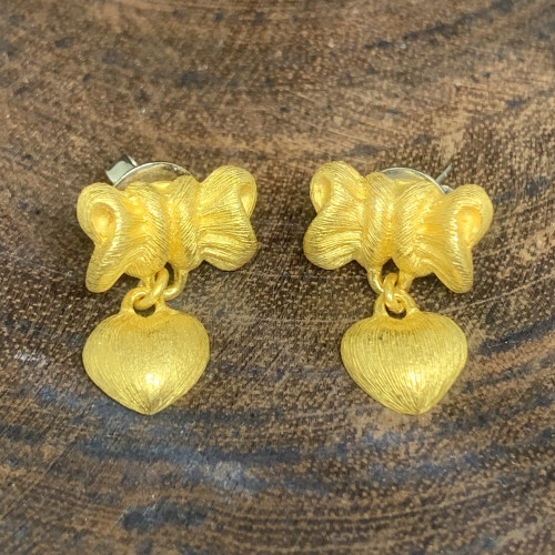รหัส 63979 ต่างหู Gold Master ทอง24K ลายโบว์ หัวใจ ตุ้งติ้ง แป้นทอง14K นน. 10.79 g