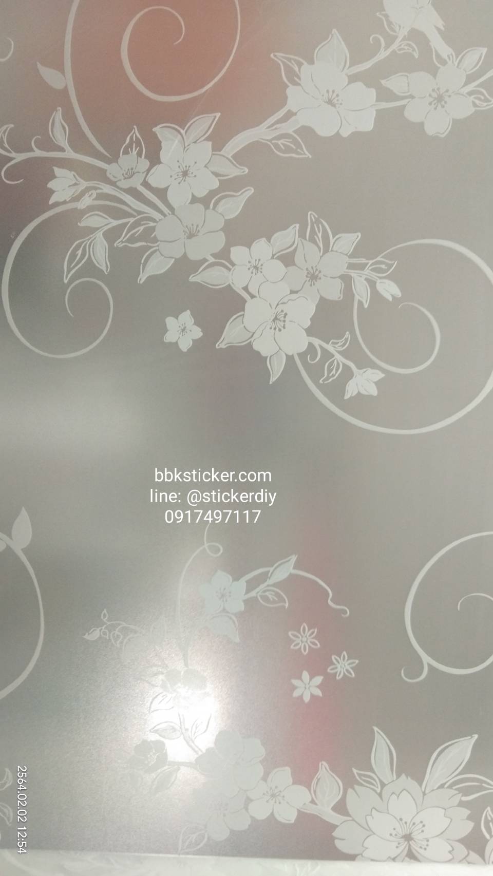 สติ๊กเกอร์ฝ้าติดกระจก แบบมีกาวในตัว ดอกไม้แก้วสีขาว (หน้ากว้าง 90cm) เมตรละ 89 บาท