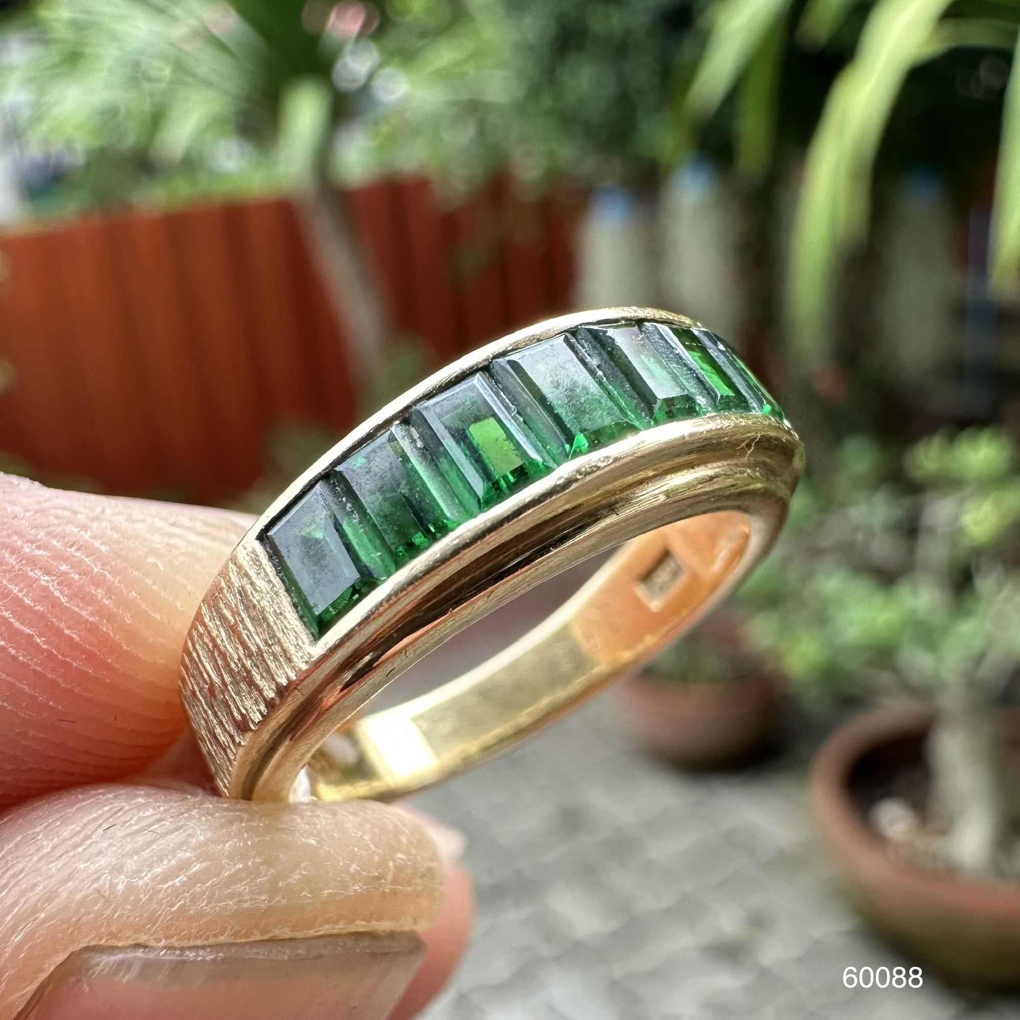 รหัส 60088 แหวน ซาวาไลท์ แถว 7 เม็ด ทอง18K งานสวยมาก นน. 6.06 g