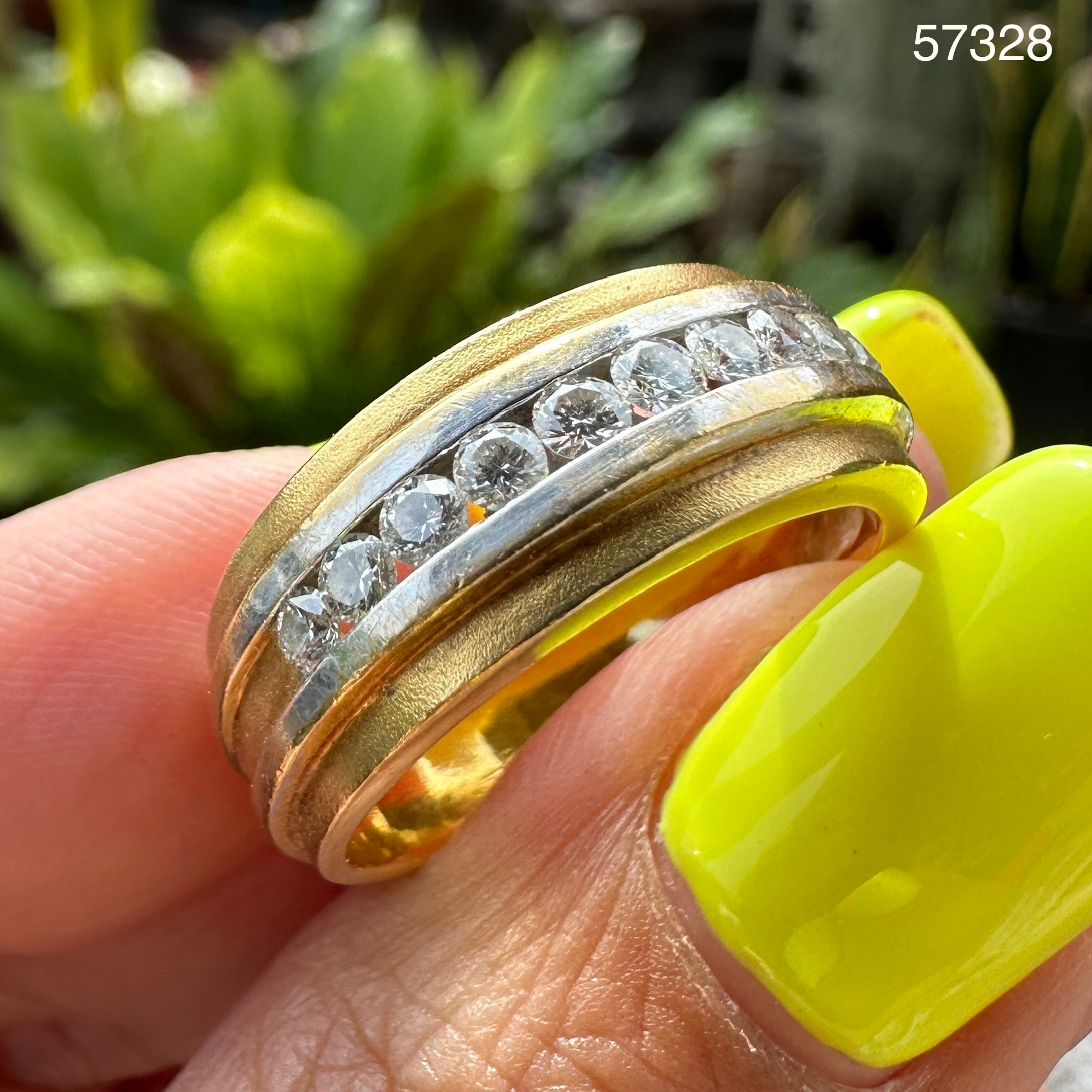 รหัส 57328 แหวน เพชรแถว ฝังสอด เพชร 11 เม็ด 0.55 กะรัต ทอง18K งานสวยมาก นน. 9.68 g