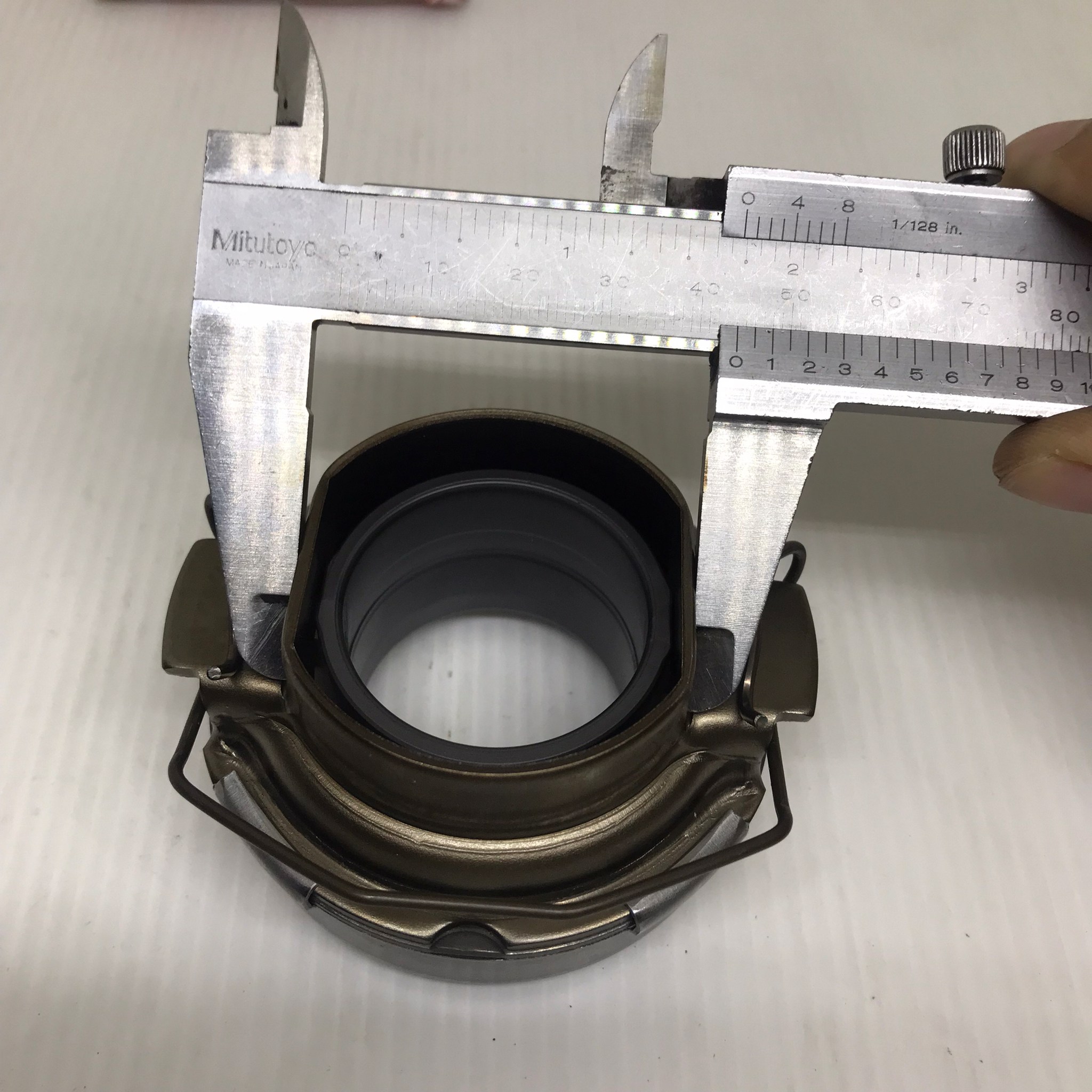 (แท้ศูนย์) ลูกปืนคลัทช์ TOYOTA 2TRFE / MTX ลูกปืนคลัทช์สูง / LH112 โตโยต้า ไมตี้เอ็ก / รถตู้เบนซิน เบอร์ 31230-35071 ยี่ห้อ TOYOTA (Clutch Bearing)