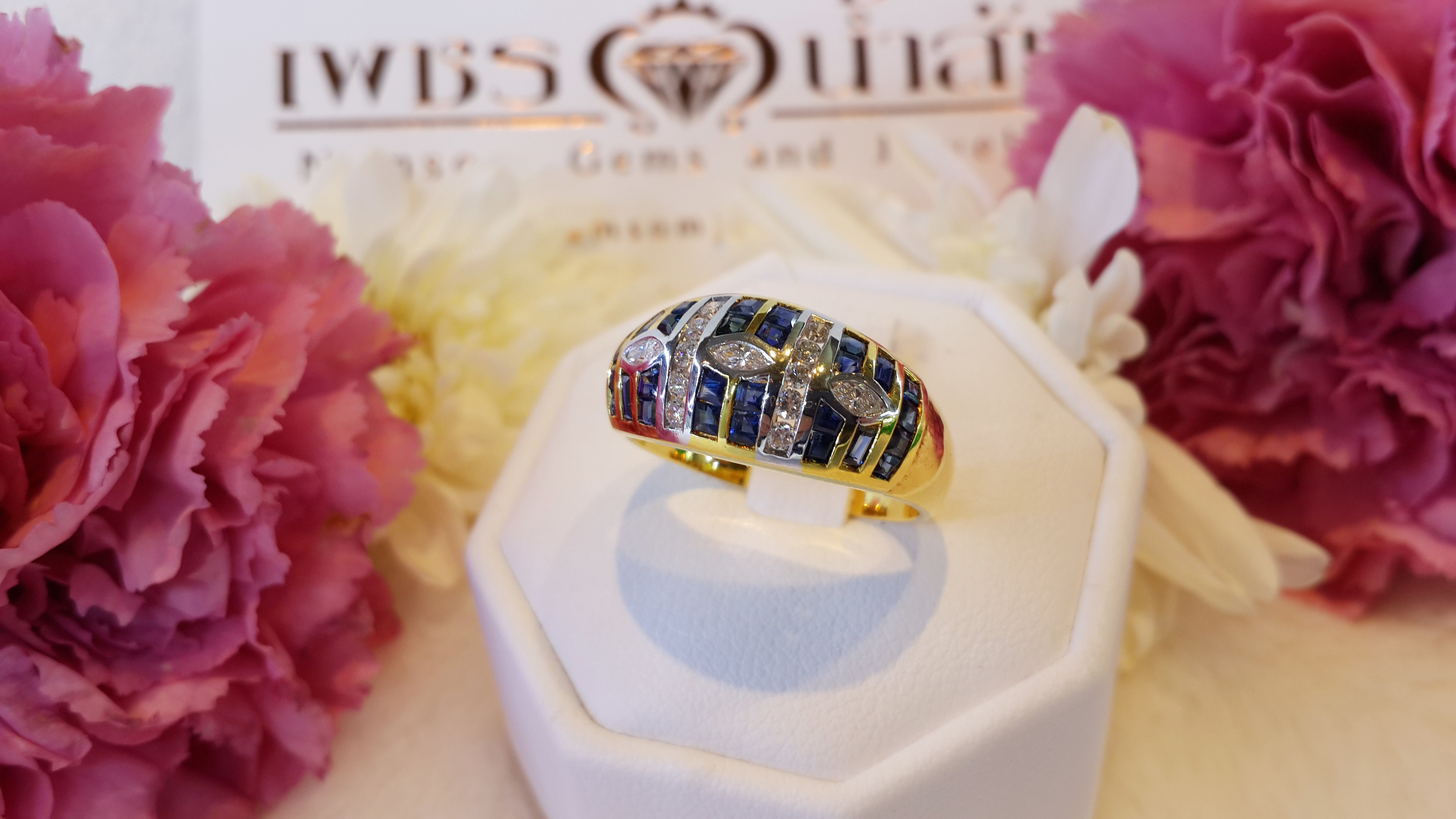 แหวนไพลินประดับเพชร