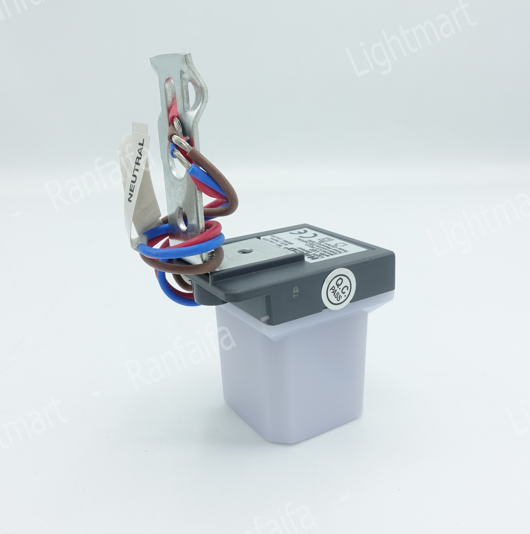 สวิทซ์แสงแดด 6A (3สาย) HACO