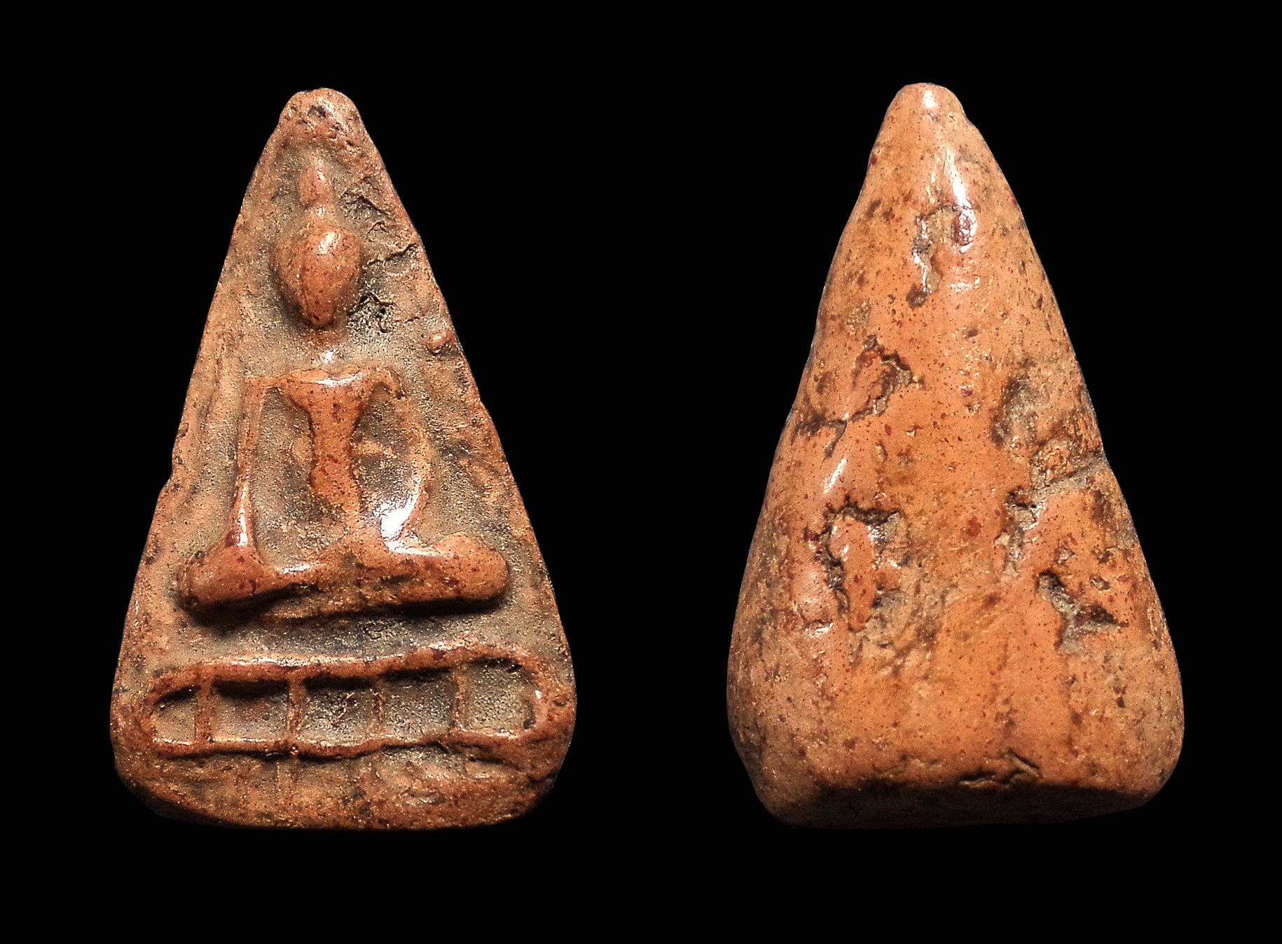 พระนางกำแพงกลีบบัว ฐานตาราง