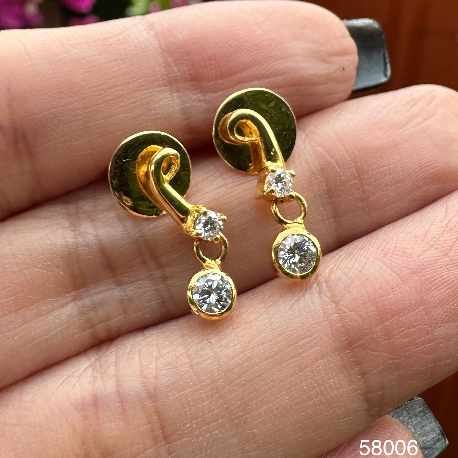 รหัส 58006 ต่างหู เพชร ตุ้งติ้ง เพชร 4 เม็ด 0.40 กะรัต ทอง18k งานสวยมาก นน. 3.56 g