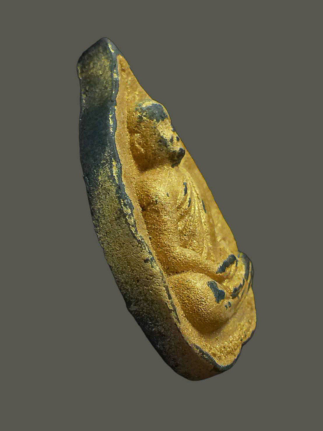 พระผงรูปเหมือนครูบากฤษณะ สำนักสงฆ์เวฬุวัน โคราช