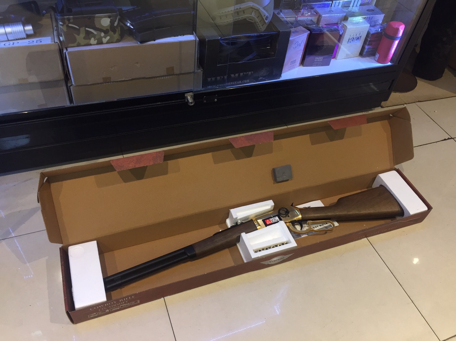 คานเหวี่ยง Legends Cowboy Rifle GOLD Co2 UMAREX