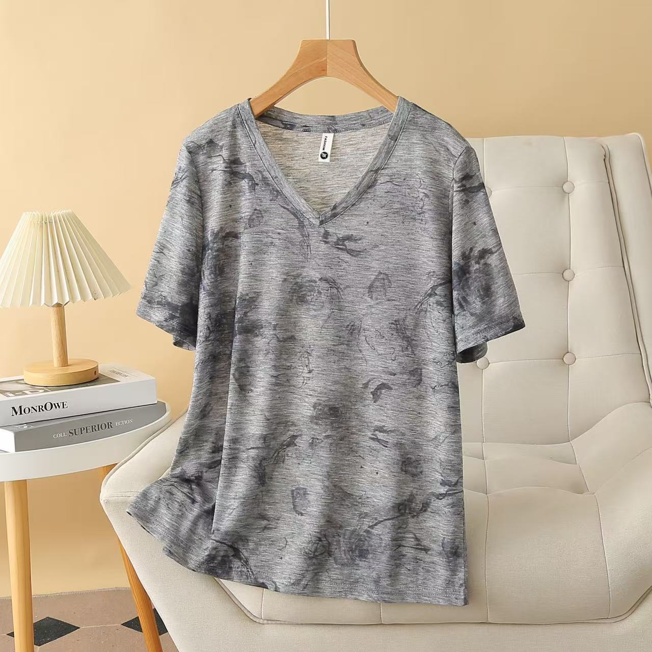 P3167 เสื้อยืดแฟชั่นคอวี ผ้ายืดเนื้อนิ่ม พริ้ว 2 ลาย