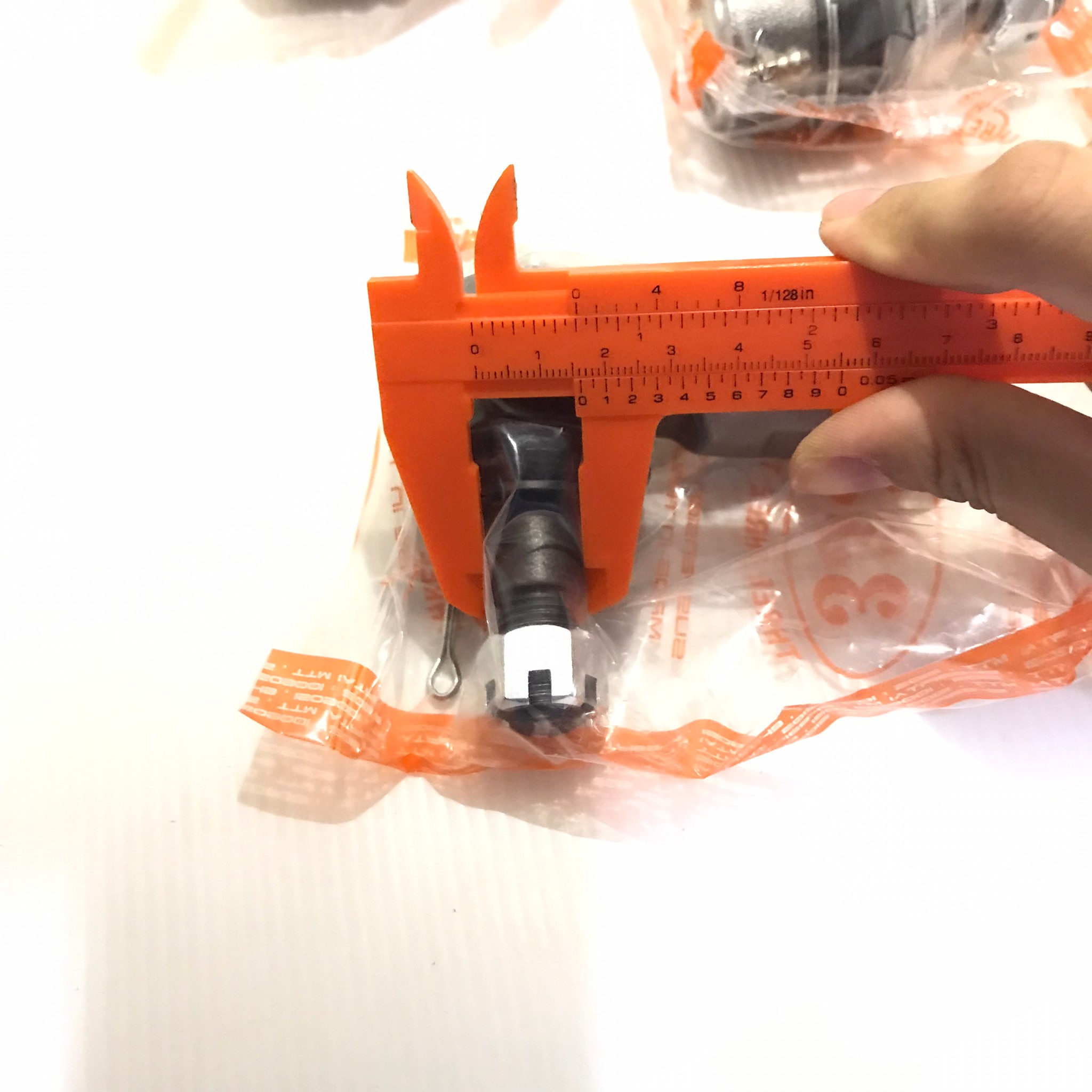 (4ตัว)ลูกหมากคันชักสั้น ISUZU TFR 2WD 4WD / RODEO / KBZ / WFR อีซูซุ ทีเอฟอาร์ โรดิโอ เคบีแซท เบอร์ 3E-5281 / ยี่ห้อ 333 / Three Three Three (TIE ROD END) จำนวน 2 คู่