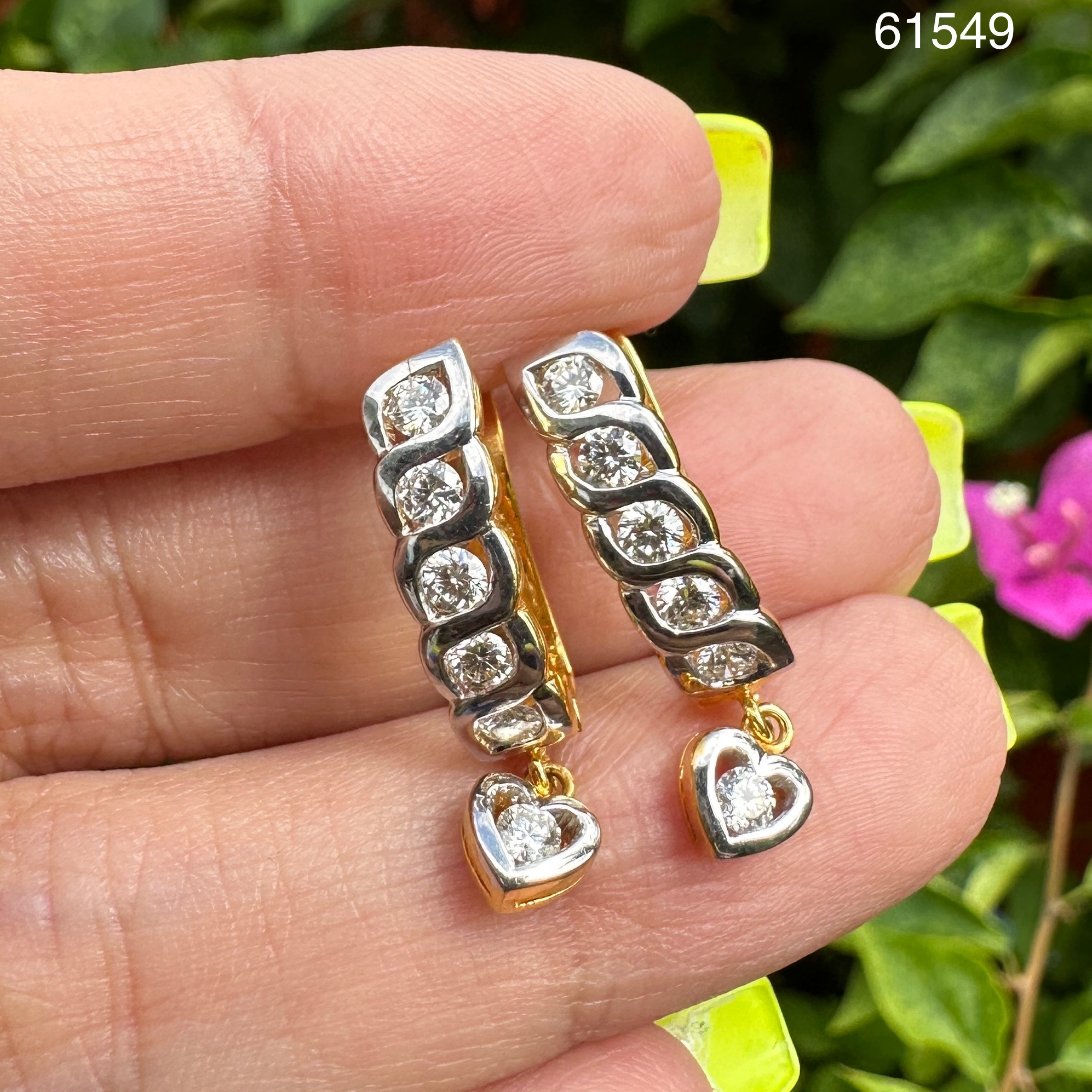 รหัส 61549 ต่างหู ห่วงเพชรแถว ตาม้า ตุ้งติ้ง เพชร 12 เม็ด 0.72 กะรัต ทอง18K งานสวยมาก นน. 6.07 g