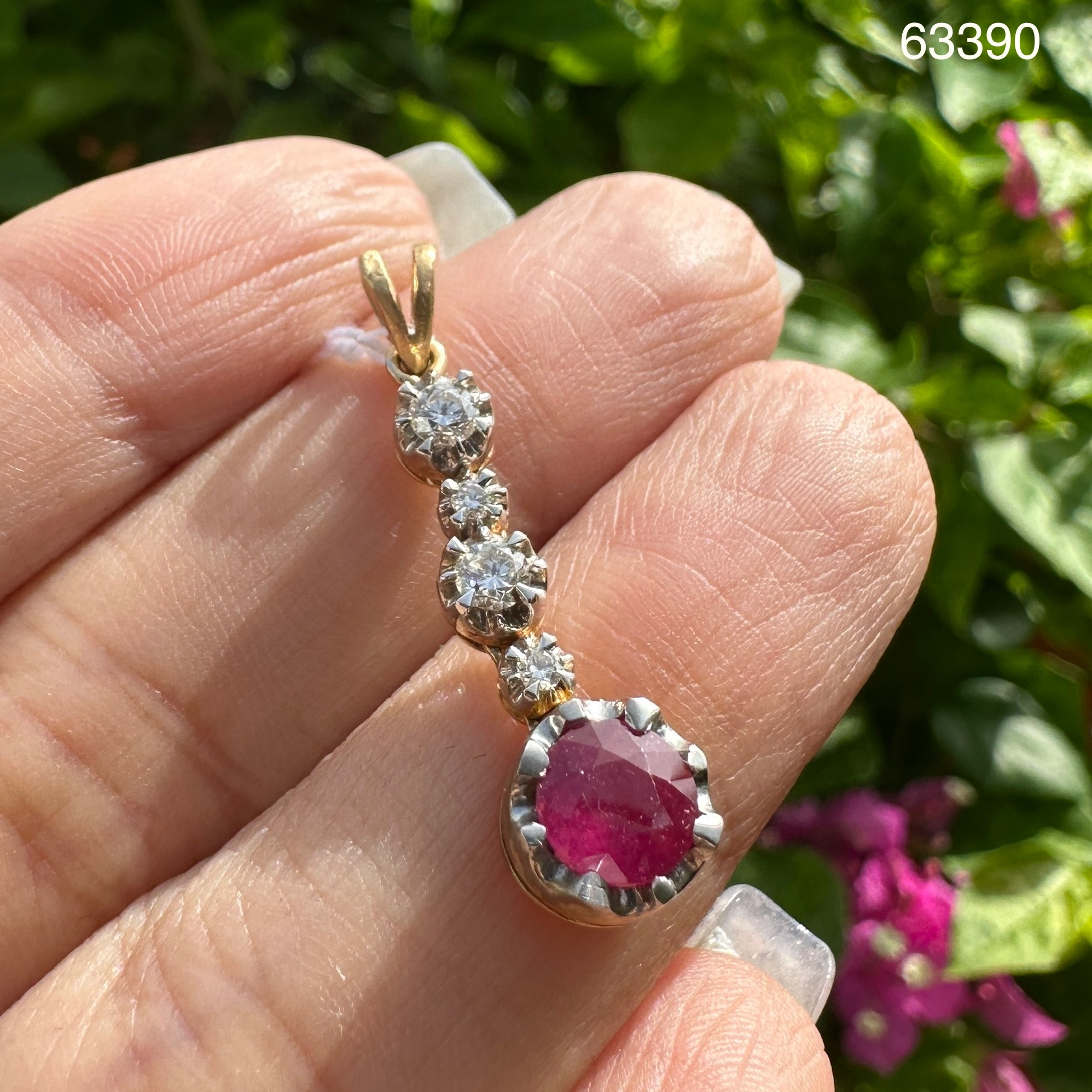 รหัส 63390 จี้ ทับทิม ตุ้งติ้ง ฝังเพชร 4 เม็ด 0.30 กะรัต ทอง18K สวยมาก นน. 3.07 g