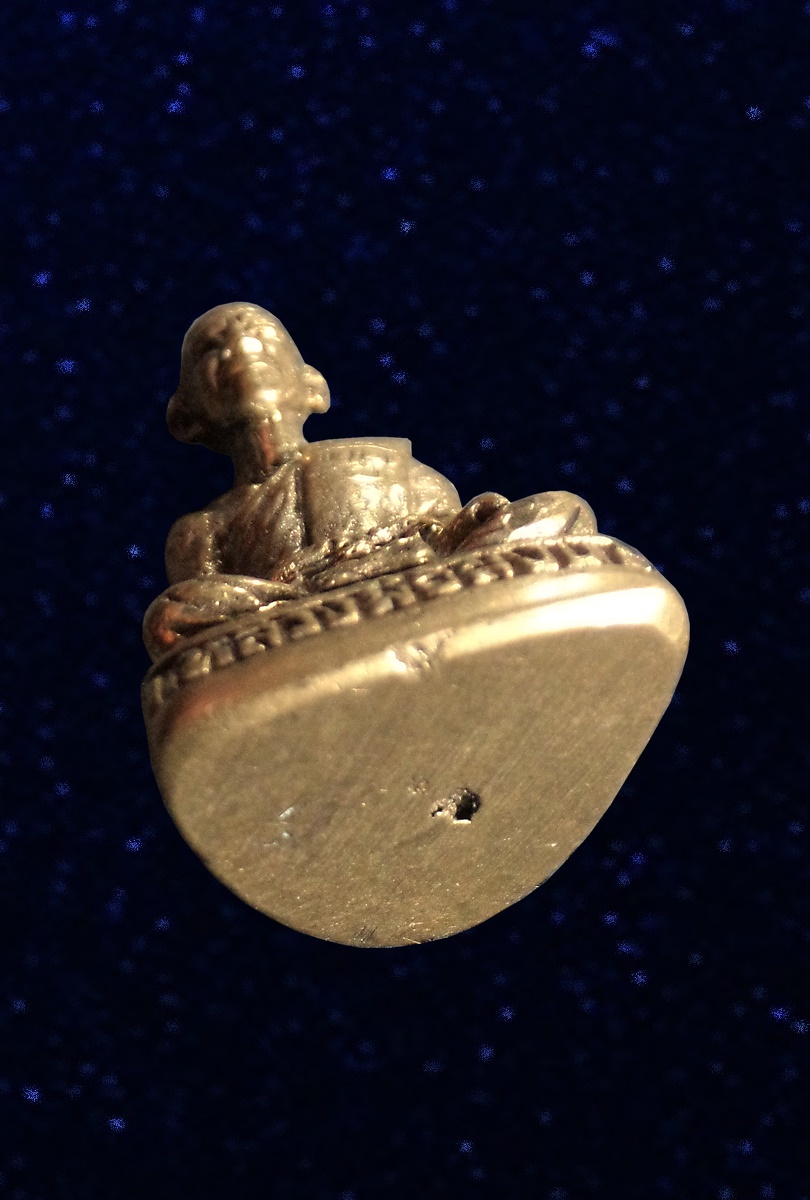 รูปหล่อหลวงพ่อสงบ วัดแหลมชนิล อ.ลาดยาว นครสวรรค์