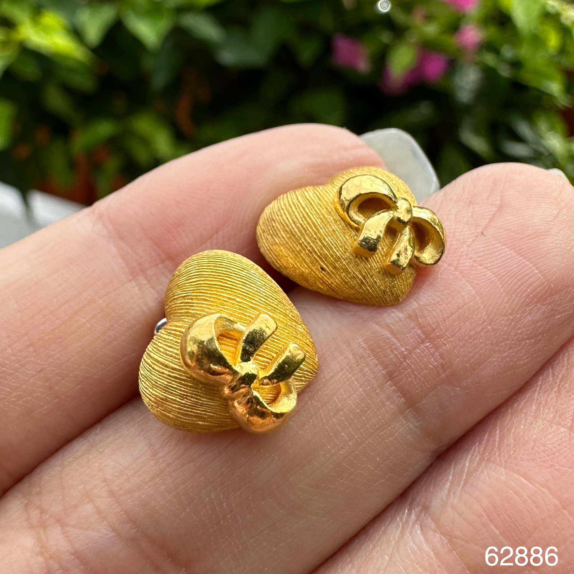 รหัส 62886 ต่างหู Prima Gold ทอง24K ลายหัวใจติดโบว์ แป้นทอง14K งานสวยมาก นน. 9.08 g