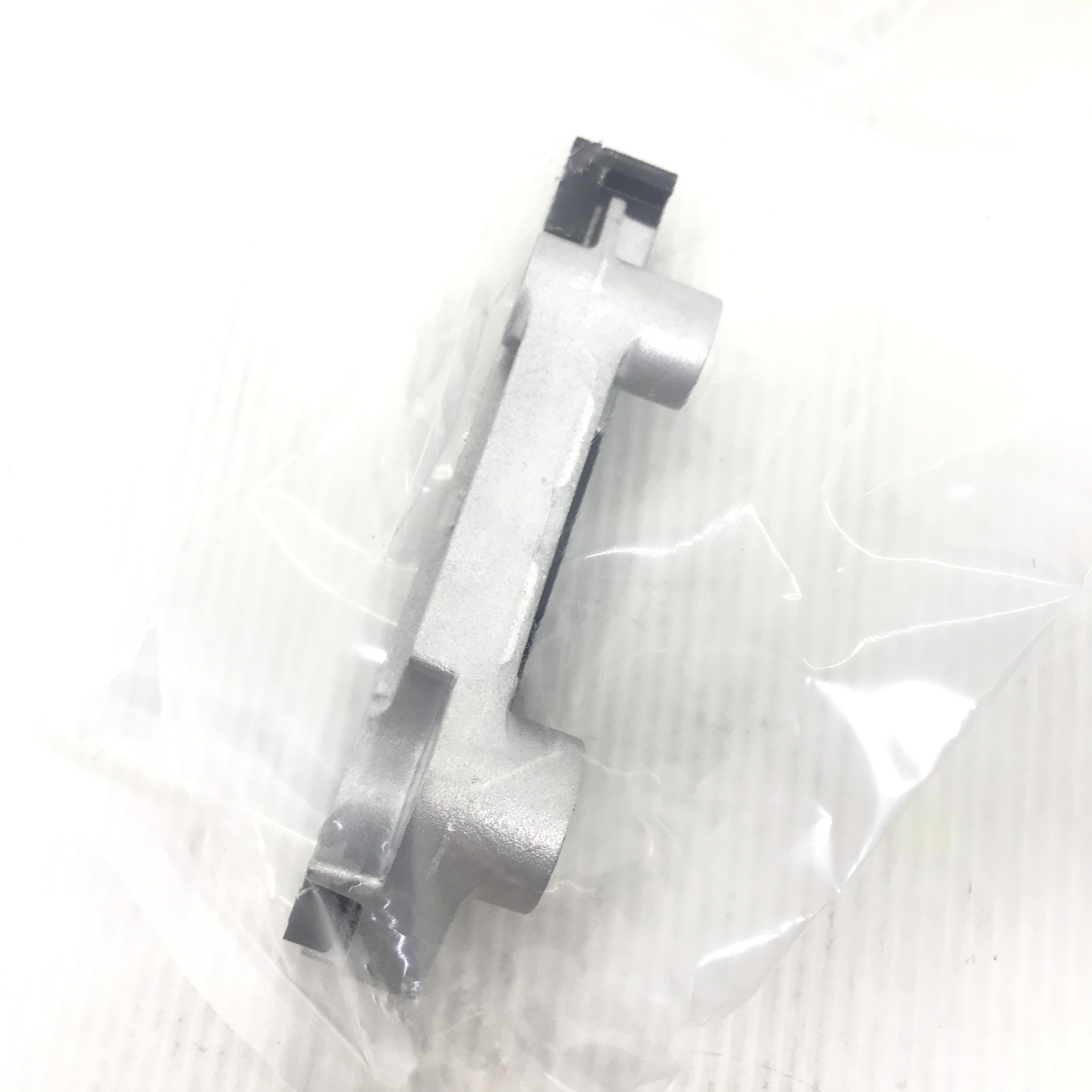 (แท้ศูนย์) ยางรองโซ่ราวลิ้น TOYOTA REVO ยี่ห้อ TOYOTA โตโยต้า รีโว่ / 13561-0E011 Damper Chain Vibration