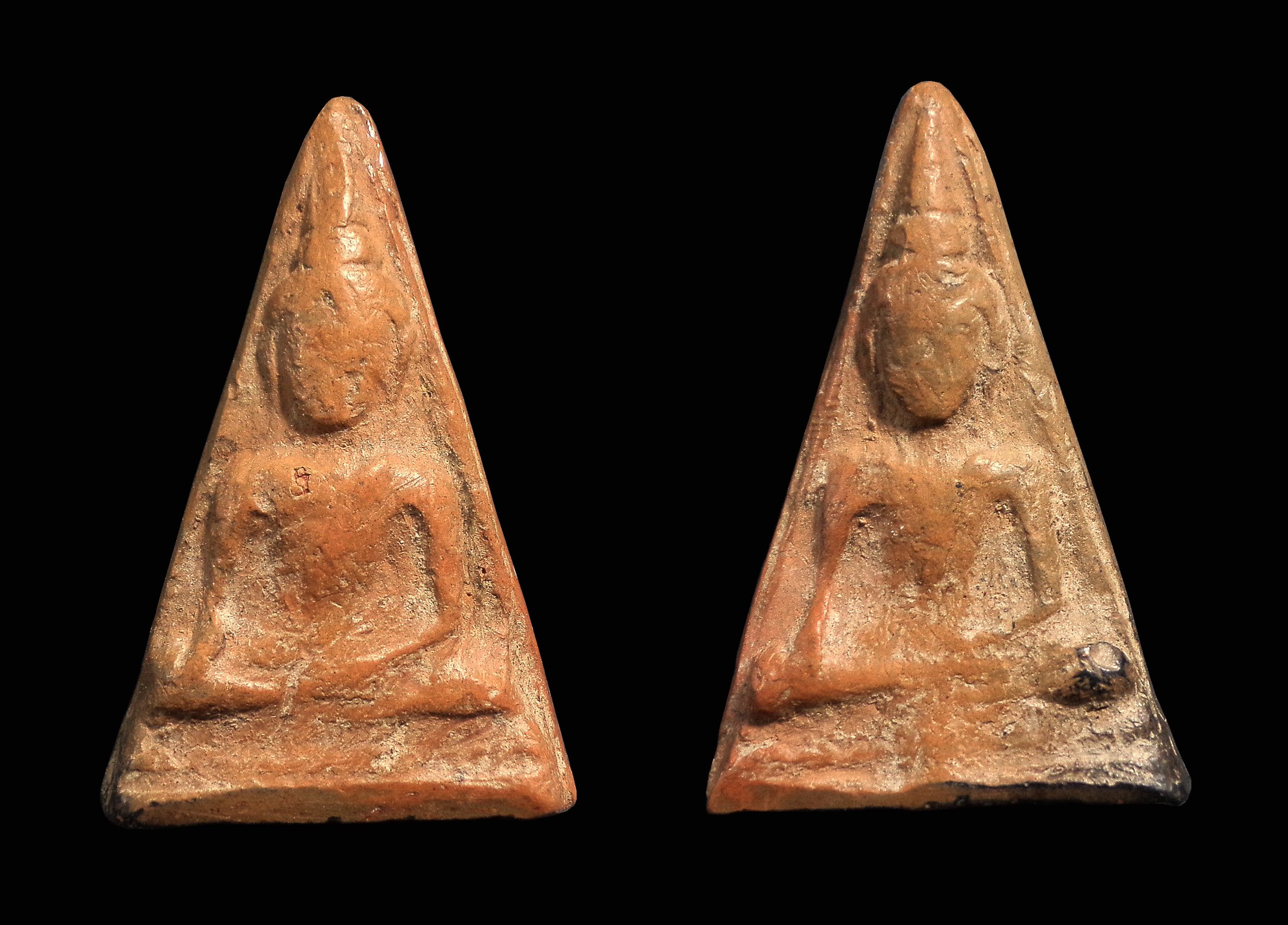 พิมพ์นางพญาสองหน้า หลวงพ่อโหน่ง วัดคลองมะดัน จ.สุพรรณบุรี