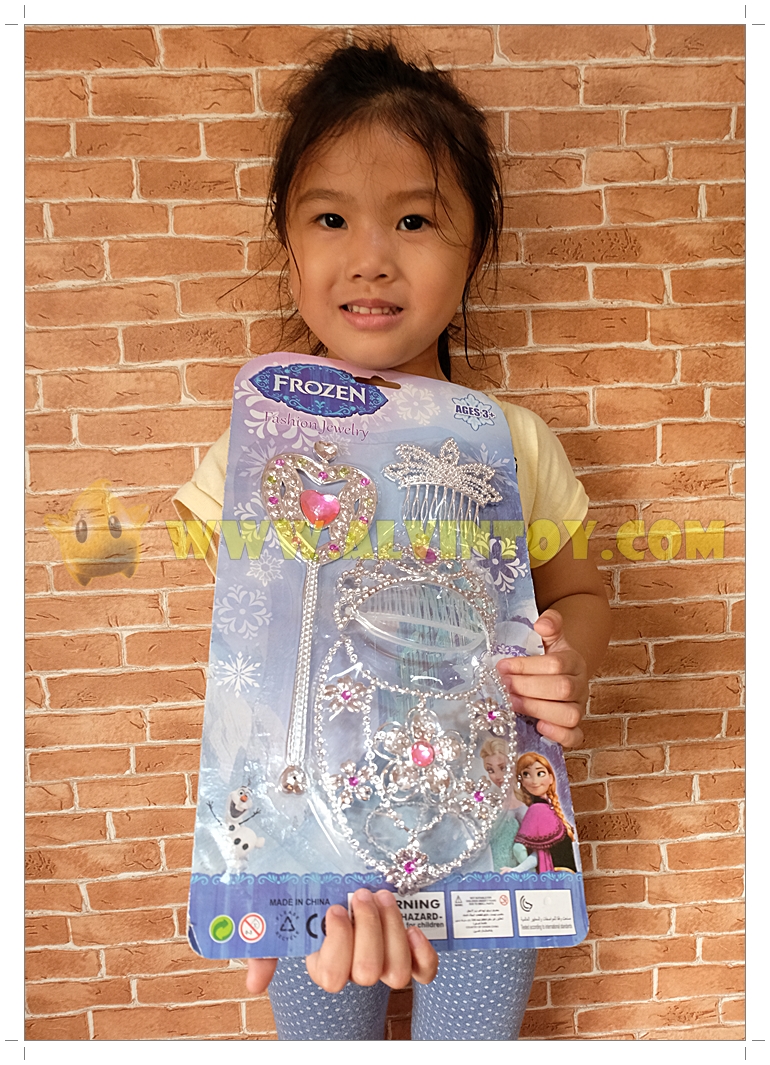 ชุดของเล่นโฟรเซ่น คฑา / สร้อยคอ / มงกุฏ / หวีสับ