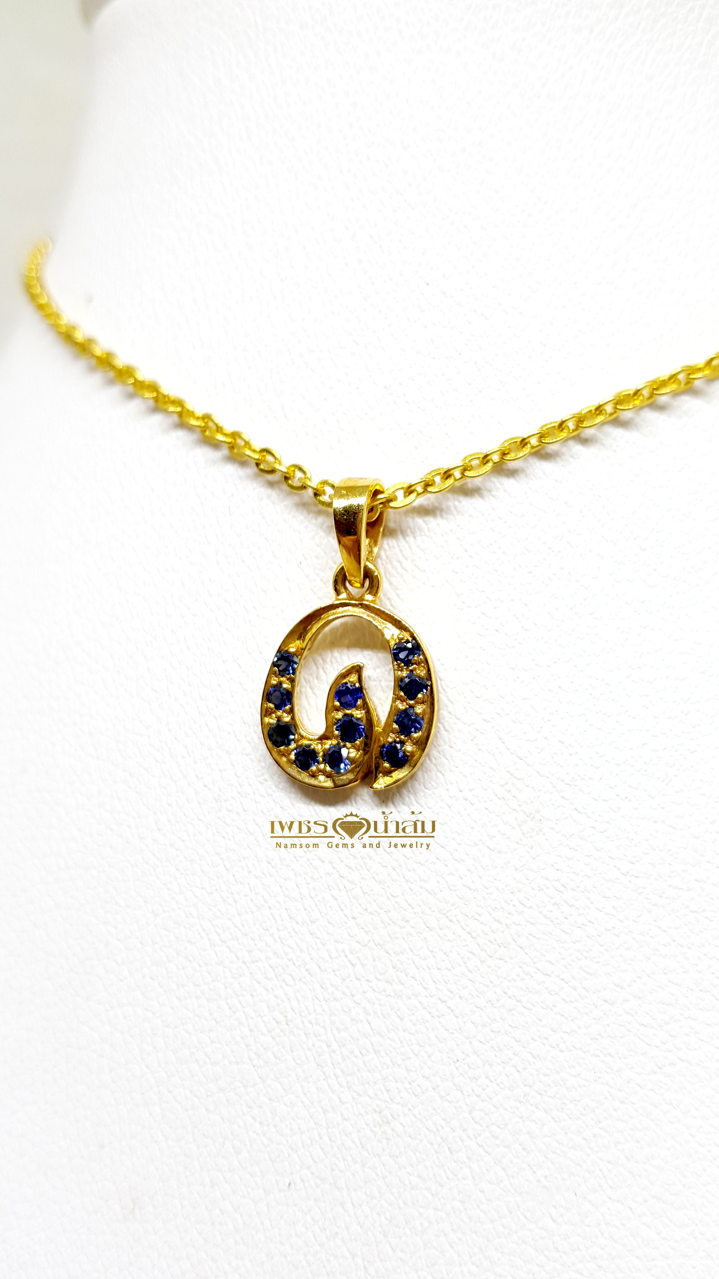 จี้พลอยไพลิน Blue Sapphire ชิ้นเล็กน่ารัก สวมใส่ได้ทุกวัน