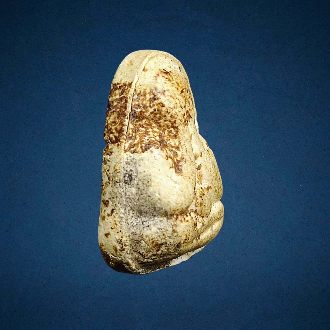 พระปิดตา เนื้อผงเก่า ไม่ทราบเกจิ